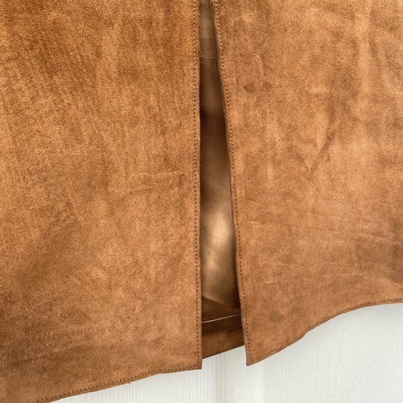 Banana Republic suede skirt, size 2 - Picture 2 of 12